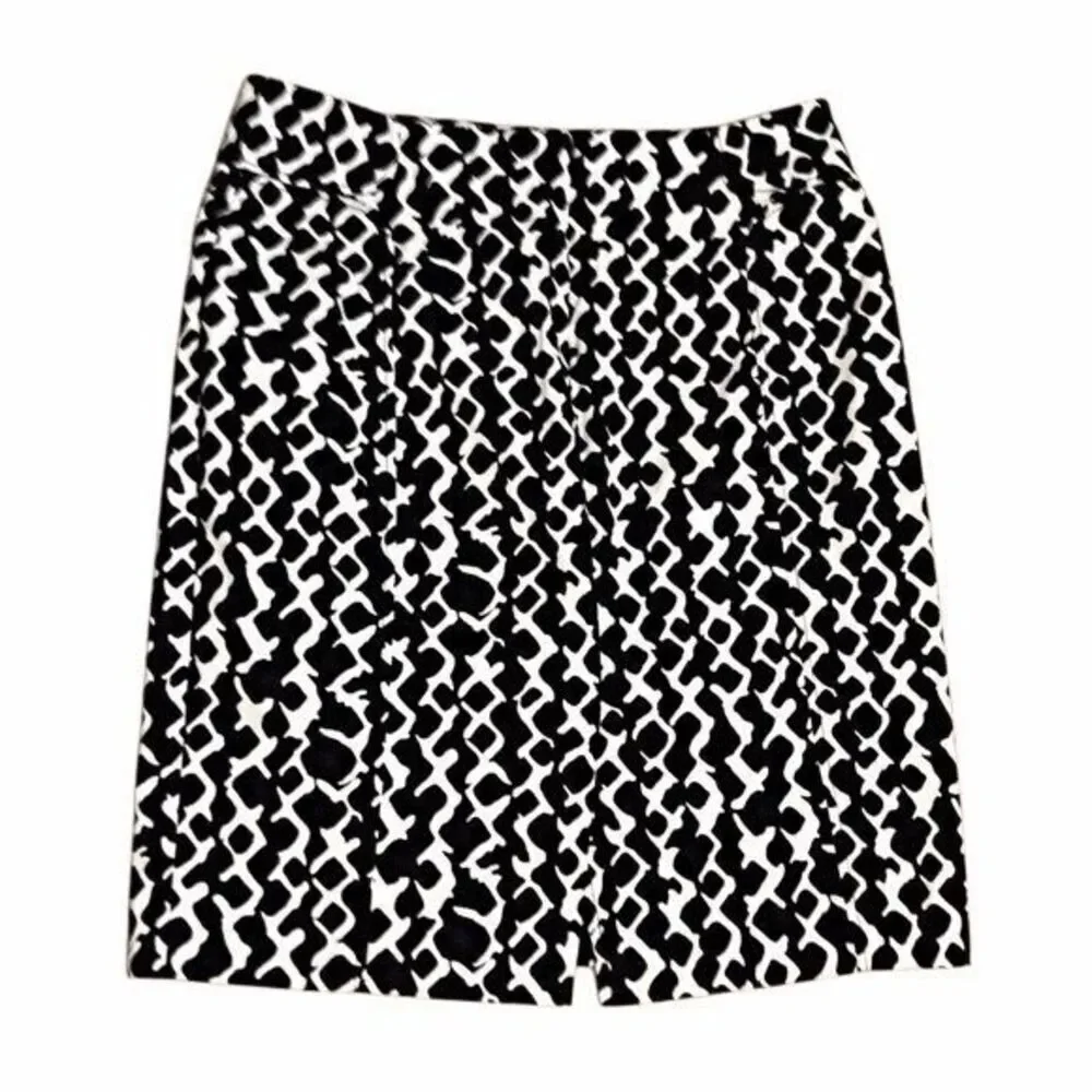 New York & Company Black and White Patterned Skirt- size 4